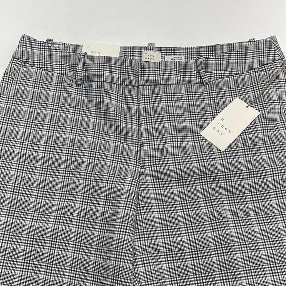 a new day Pants - A NEW DAY Women’s 12 Stretch Gray / Pink Slim Ankle Pant